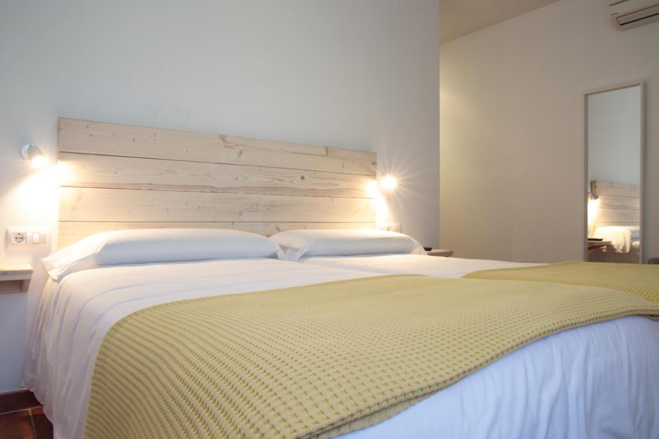 Hotel 3 Arcs Besalú Extérieur photo