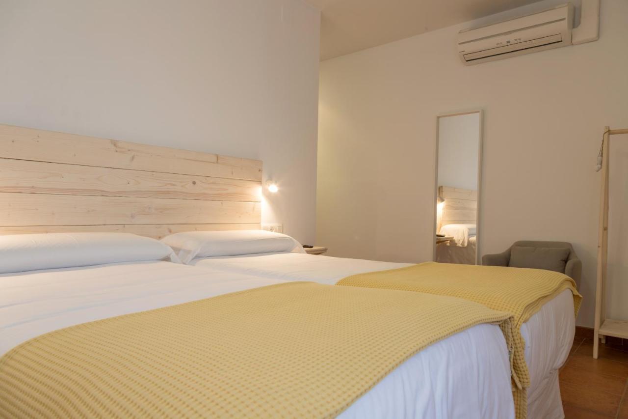 Hotel 3 Arcs Besalú Extérieur photo